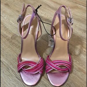 NWT EXPRESS METALLIC PINK HEELS